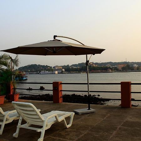 Hôtel Cabo Cabana à Panaji Extérieur photo