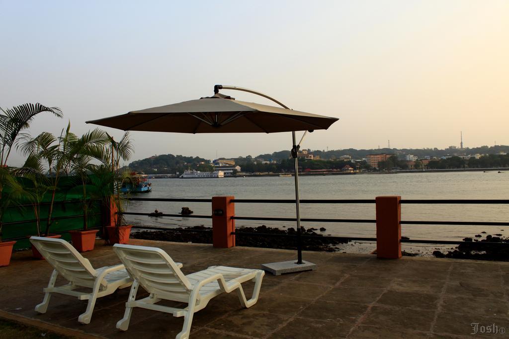 Hôtel Cabo Cabana à Panaji Extérieur photo